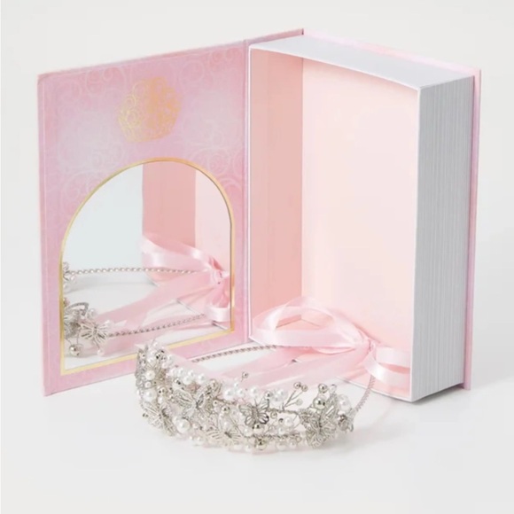 Aldo Accessories - Wicked x Aldo Glinda’s dazzling tiara